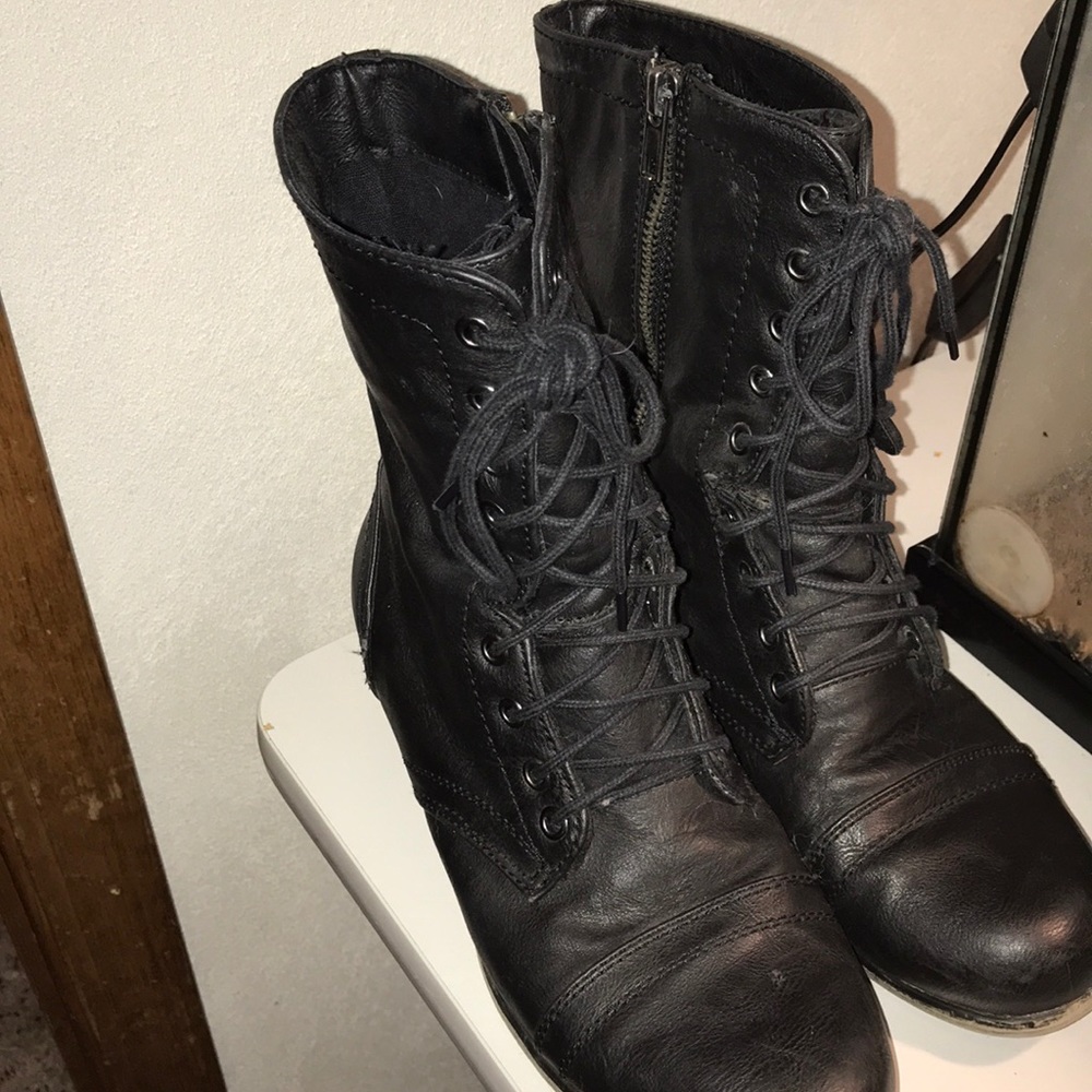 Combat boots